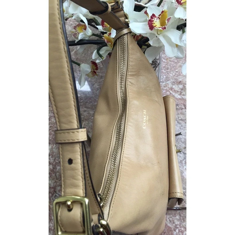 COACH LEGACY Tan Leather Courtenay Hobo‎ Shoulder Handbag 22381 EUC, MSRP $298